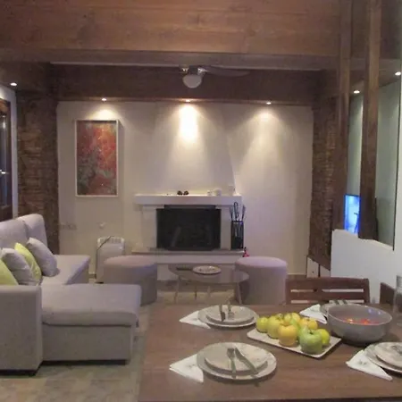 度假居 το σπιτι με την σπηλιά *