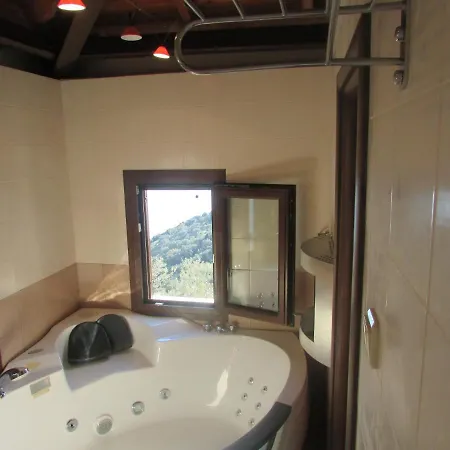 το σπιτι με την σπηλιά * 普拉坦亚斯