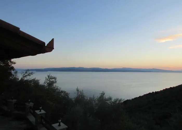 το σπιτι με την σπηλιά *