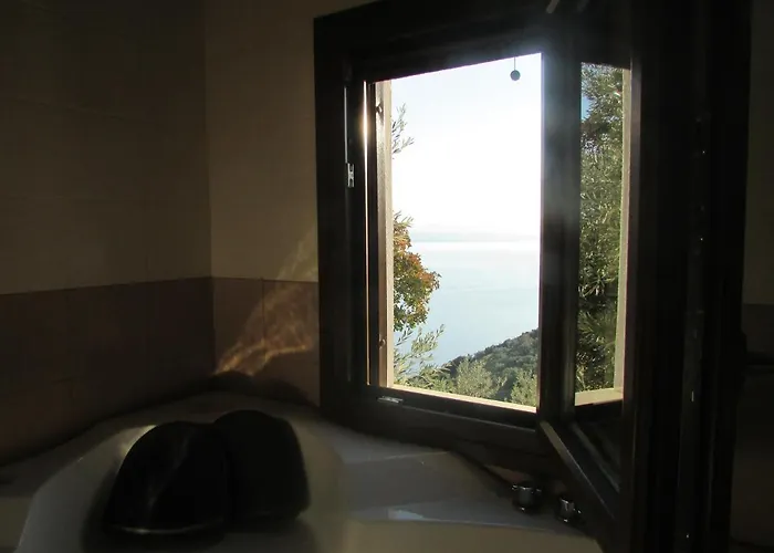 το σπιτι με την σπηλιά