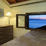 το σπιτι με την σπηλιά * Platanias (Thessaly)