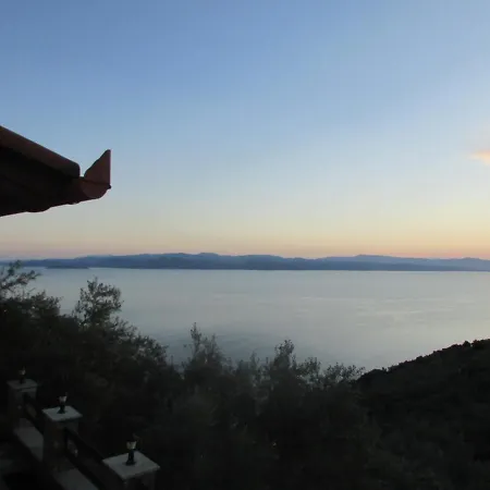 το σπιτι με την σπηλιά *