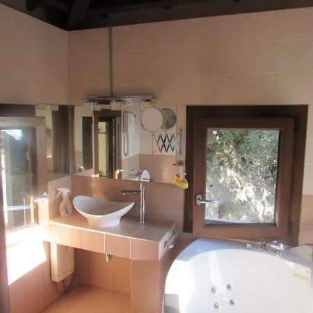 το σπιτι με την σπηλιά