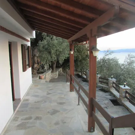 το σπιτι με την σπηλιά Дом отдыха *