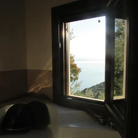 το σπιτι με την σπηλιά