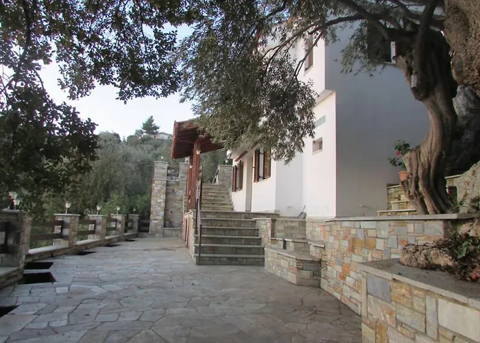 το σπιτι με την σπηλιά