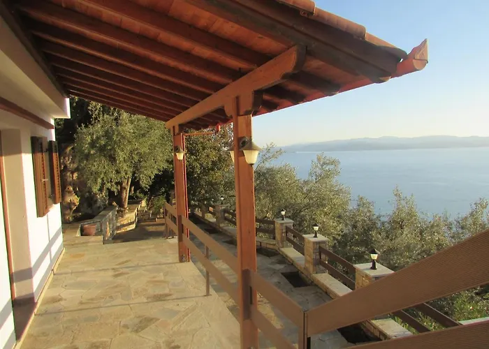 το σπιτι με την σπηλιά